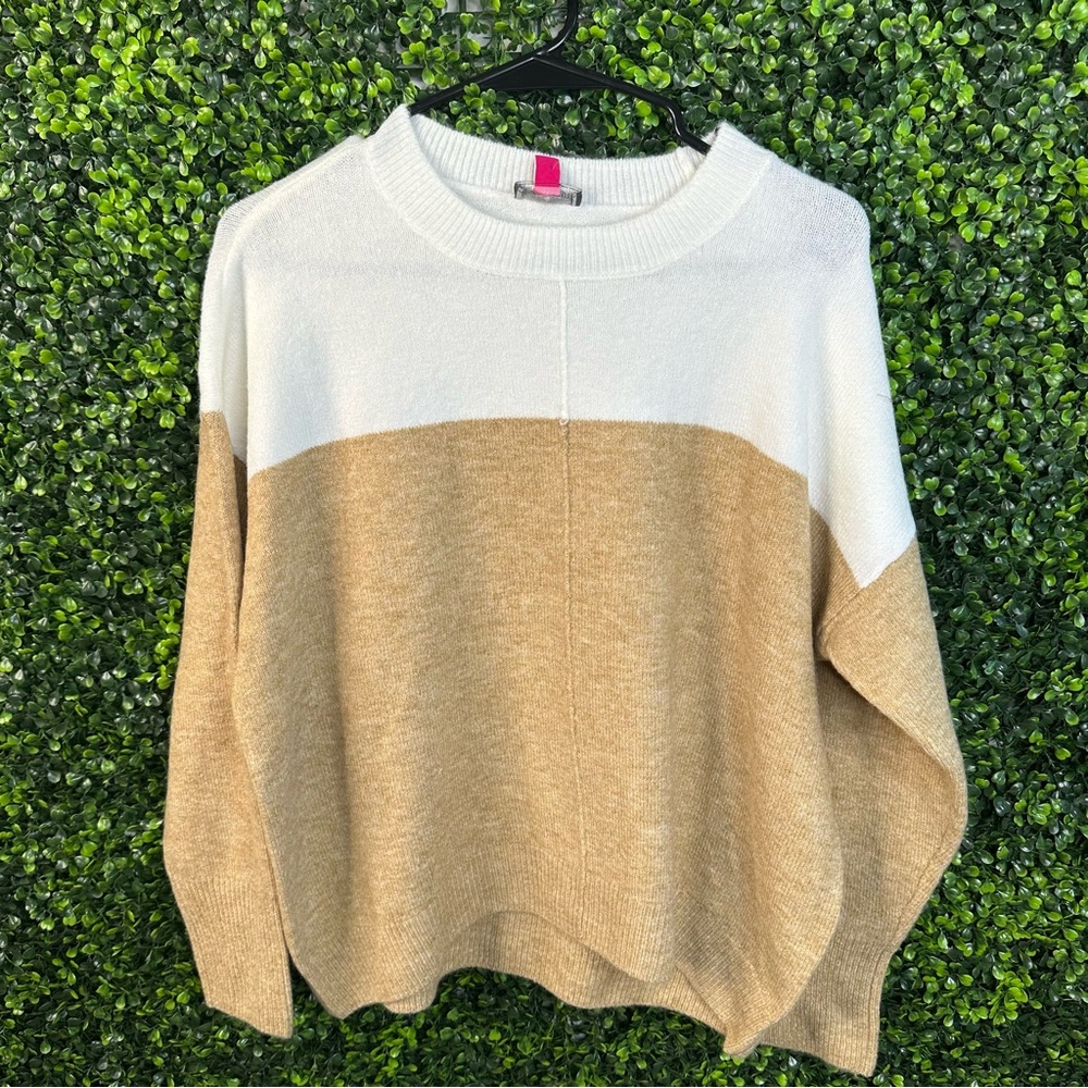 Nwt Vince Camuto White and Tan color block‎ Crew Neck Sweater